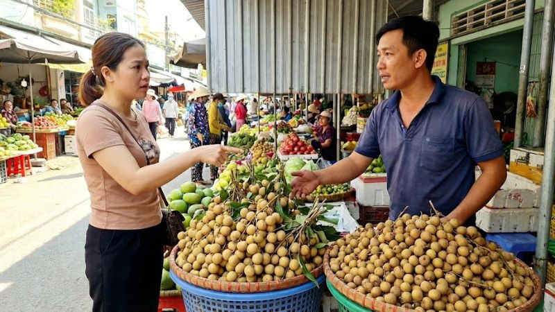 Hỏi người bán về nguồn gốc xuất xứ của nhãn